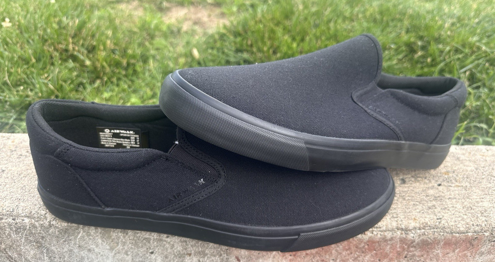 Airwalk Laze Black Slide Sneakers Slip on Men’s Size 13 Excellent condition